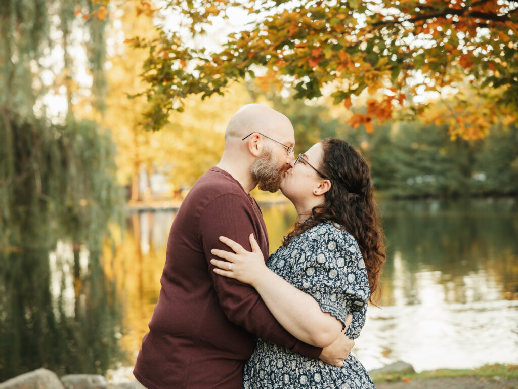 A warm and peaceful Manito Park engagement session in Spokane, WA. Natural engagement photos captured one month before the wedding.